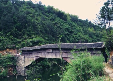 یȘ